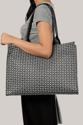 Stylish women’s handbag in Pakistan
